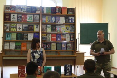 Two faculties of the Military Academy in Odessa received books on the project "Army Reading"